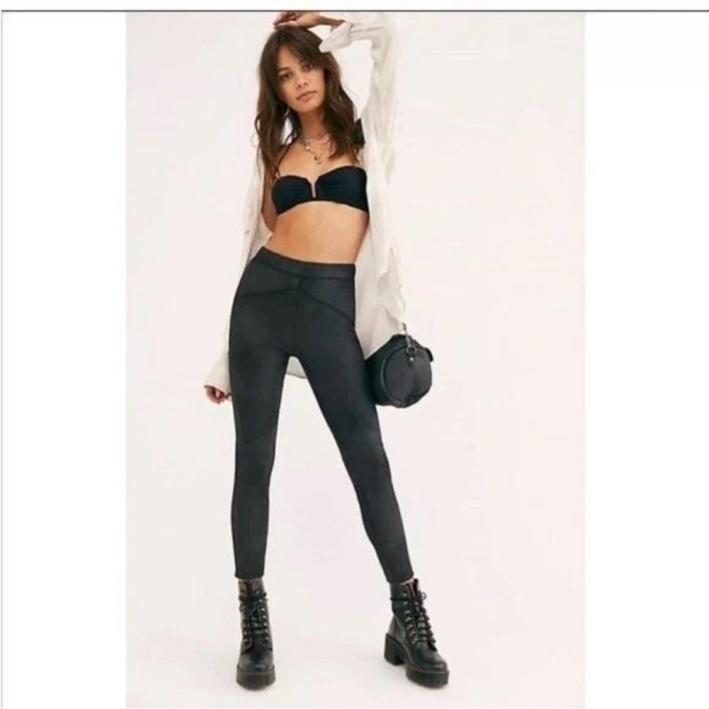 FREE PEOPLE FREE
PEOPLE MIDNIGHT VEGAN SUEDE SKINNY BLACK Medium